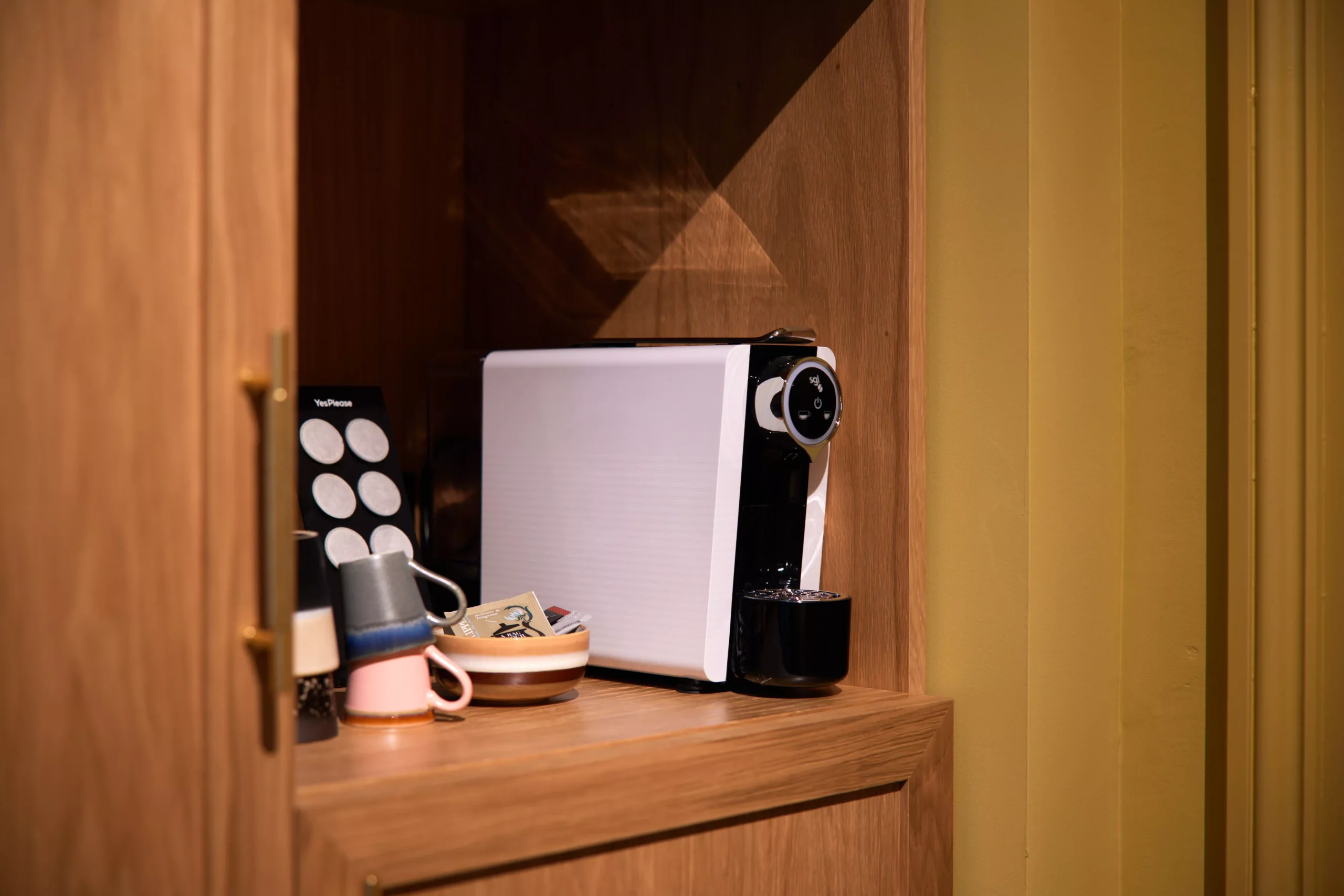 heavens-hotel-hoorn-voc-suite-koffiehoek-en-nespresso