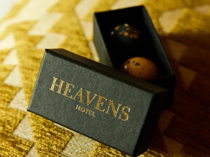 Heavens hotel Bon Bon